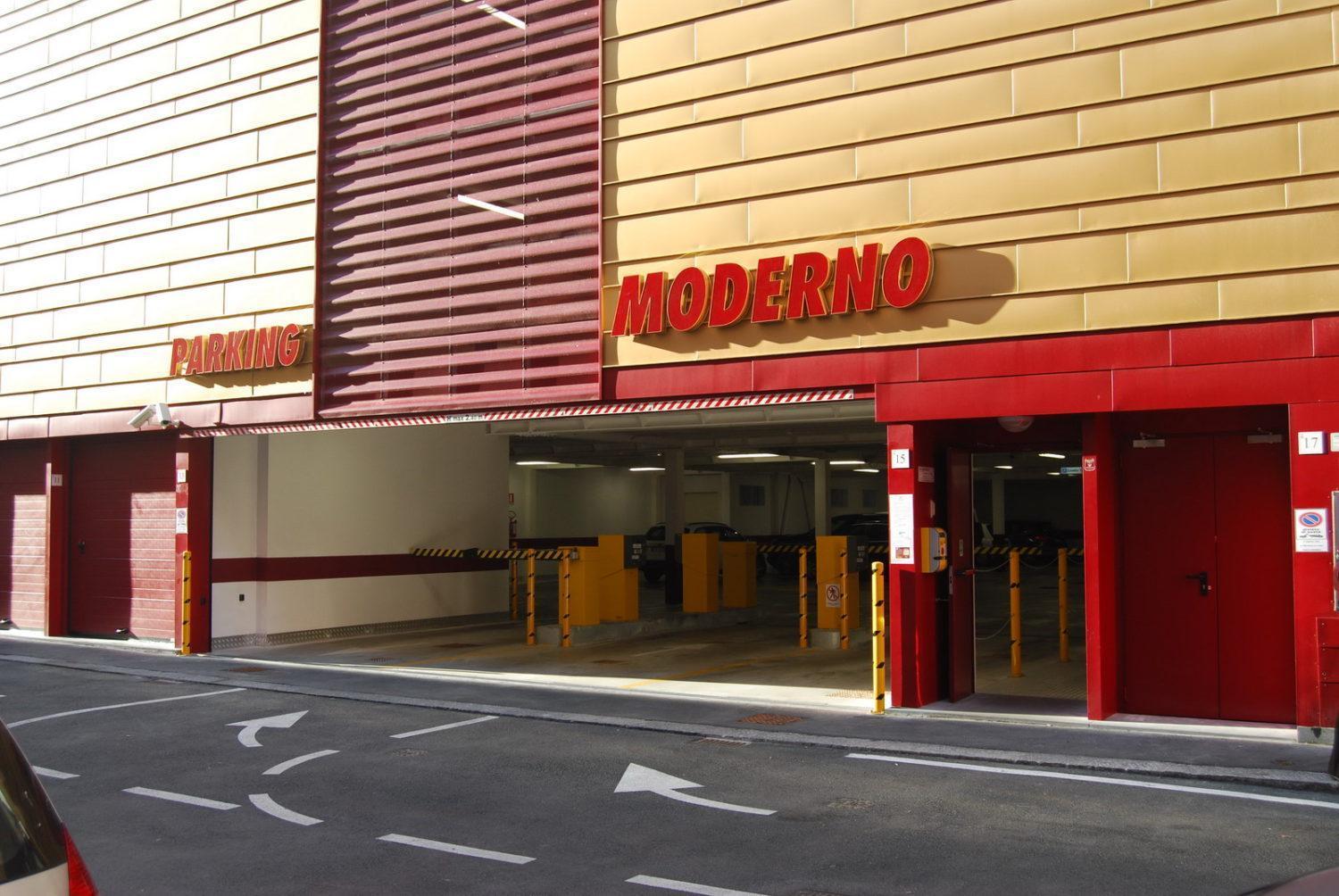 Appartamento Vicino Al Porto, Con Parcheggio Livorno Eksteriør bilde